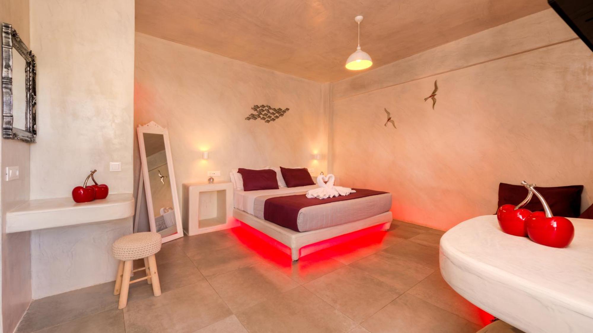 The Muses Of Santorini Private Jacuzzi Suites Vóthon Exteriér fotografie