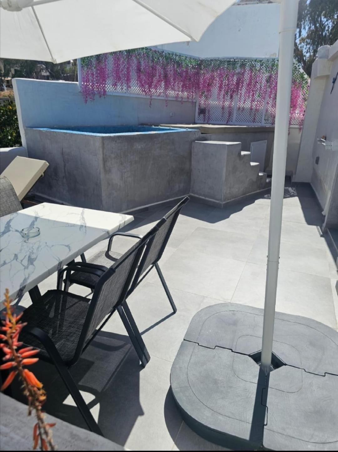 The Muses Of Santorini Private Jacuzzi Suites Vóthon Pokoj fotografie